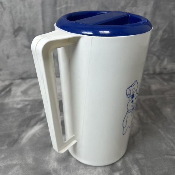Vintage Pillsbury Doughboy 80 oz White Plastic Pitcher W/ Blue Lid - Picture 3 of 10